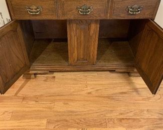 	#4	Lighted hutch 44x19x75	 $75.00 	