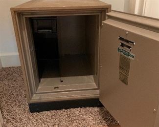 #35	Meilink combination safe 23x16.5x22	 $40.00 	HEAVY!