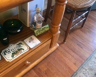 Items Located In The Entry Way