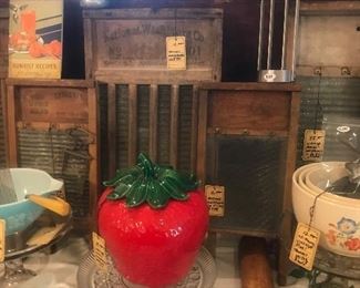 Preview Photo ~ Items Located In The Kitchen