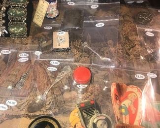 Items Located In The 1st Bedroom ( Master) 