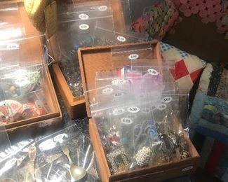 Items Located In The 1st Bedroom ( Master) 