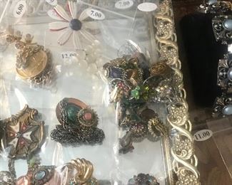 Items Located In The 1st Bedroom ( Master) 