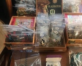Items Located In The 1st Bedroom ( Master) 