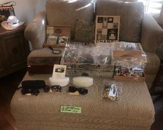 Items Located In The 1st Bedroom ( Master) 