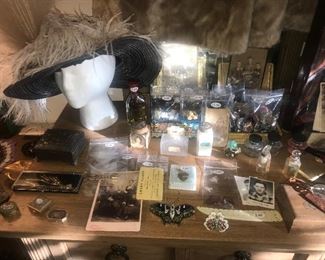 Items Located In The 1st Bedroom ( Master) 