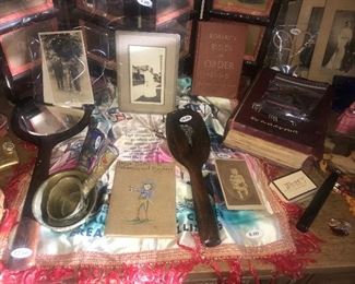 Items Located In The 1st Bedroom ( Master) 