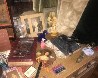 Items Located In The 1st Bedroom ( Master) 