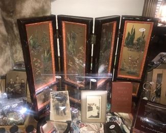 Items Located In The 1st Bedroom ( Master) 