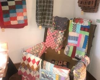 Items Located In The 1st Bedroom ( Master) 