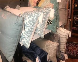 Items Located In The 1st Bedroom ( Master)  Bathroom