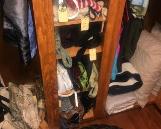 Items Located In The 1st Bedroom ( Master)  Closet
