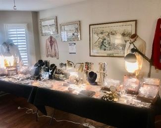 Items Located In The 1st Bedroom ( Master)