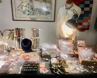 Items Located In The 1st Bedroom ( Master)