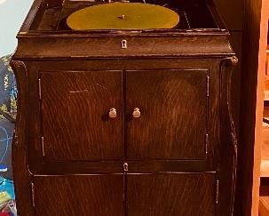 Antique Victrola Victor Talking Machine Record Player