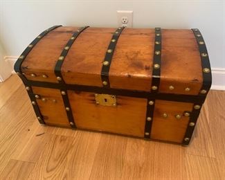 Antique Storage Trunk $ 112.00