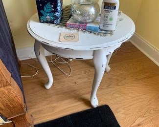 Round End Table $ 38.00