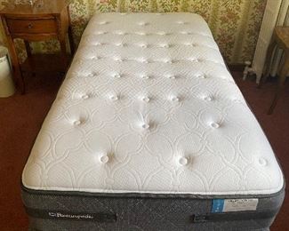 Twin Posturpedic bed