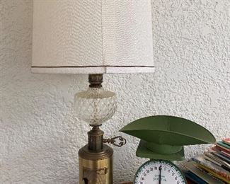 Table lamp, metal scale