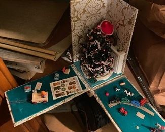 Vintage Christmas tree with fold up sides and lid