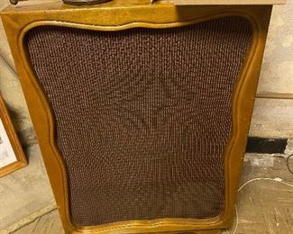 Vintage speaker (1 of 2)