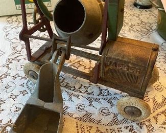 Vintage cast iron Kenton cement mixer toy