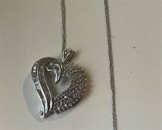 white gold and diamond heart pendant/necklace