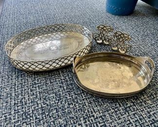 Lot #1 is a Silver Assortment, Trays and Bookends is in Good condition and is Bookends 6"w x 2"d x 6"h, Small Tray 16"w x 12"d x 4"h, Large Tray 21.5"w x 15.5"d x 4"h, Large tray from Wildwood Accents. This item is available in the Town & Sea, Lakeside Decor & More Sale. The auction closes 5/17 at 8PM. Place your bids today! https://townandsea.com/sales/lakeside-decor-more-sale/