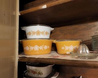 Vintage Pyrex with lids