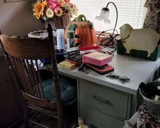 Desk, chair, lamp, decor