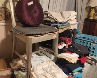 Bedroom = Decor, chair, miscellaneous