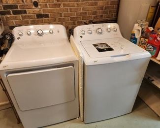 GE washer/dryer - excellent condition and work great!