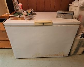 Kenmore chest freezer - works great! Very nice condition.