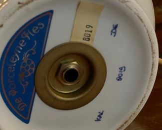 Vintage De Porceleyne Fles Delft blue & white gourd table lamp. Measures 12" H x 8" W. Photo 3 of 3. 