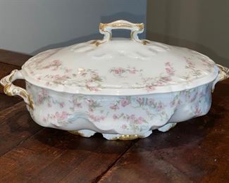 Haviland covered casserole. Photo 1 of 2. 