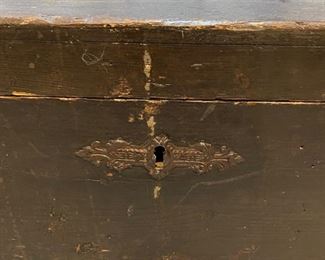 Vintage wood box. Photo 3 of 4. 