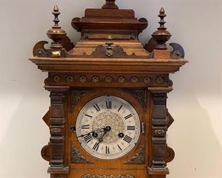 Antique mantle clock. Photo 1 of 3. 