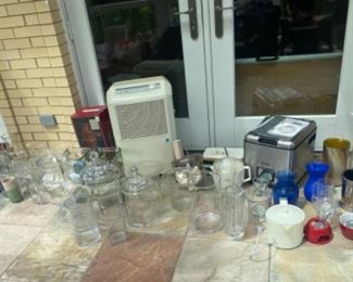 Sample Glass Vases, Dehumidifier, Sous Vide Cooker, Electric Fondue Set, etc. 