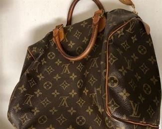 AUTHENTIC LOUIS VUITTON PURSE