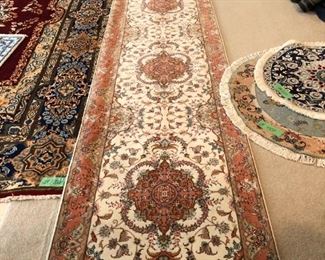 17 FT. HAND KNOTTED CARPET RUNNER