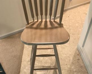4 BAR STOOLS