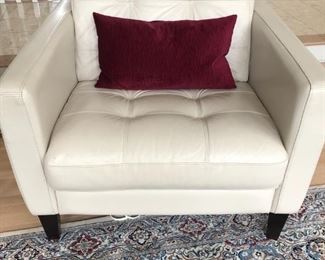 PAIR OF WHITE LEATHER CHAIRS