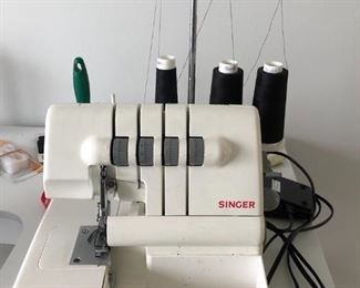 SINGER SEWING MACHINE