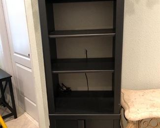 PAIR OF BOOKCASES