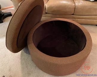 JONATHAN LOUIS Benjamin Round Storage Ottoman