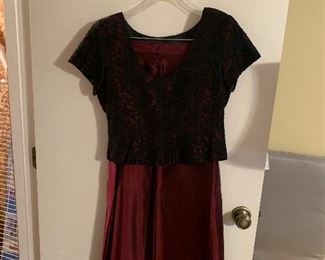 Large selection of ladies namebrand clothing small sizes