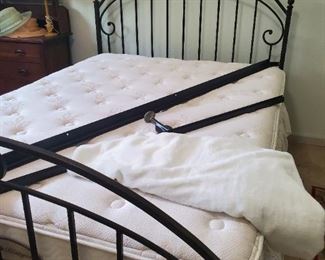 furniture queen metal bedframe