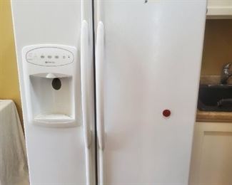 appliance maytag side by side 26 cubic ft refrigerator