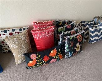so many wonderful pillows