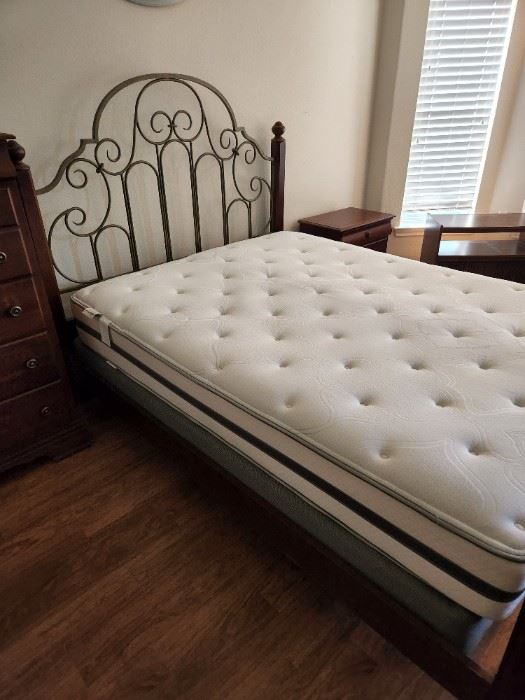 Like New Queen Size Bed with Newer Beautyrest Mattress